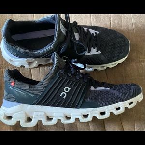 Women’s ON CLOUD Running Tennis Shoes Size 11